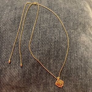 Kendra Scott necklace